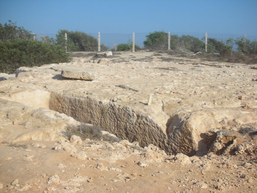 Macronissos - skalni hroby (7).JPG